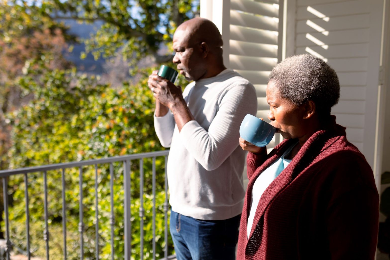 10 Decorating Tips For Your Senior Apartment - SeniorResource.com - Calm Textured Apartment Decor Ideas For Elderly