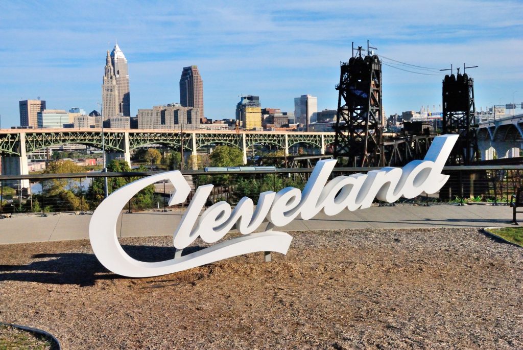 cleveland sign and skyline