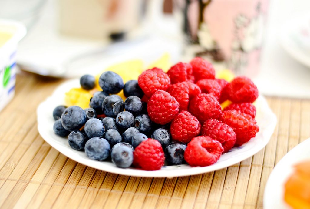 dish of fruit