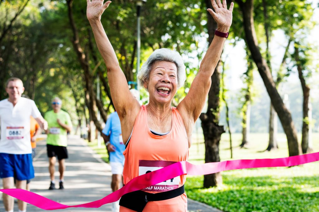 lady running marathon