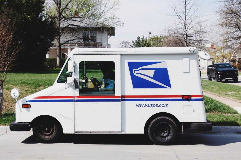 usps mail truck