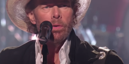 Toby Keith's Unforgettable Final Award Show Performance, "Don't Let the Old Man In"