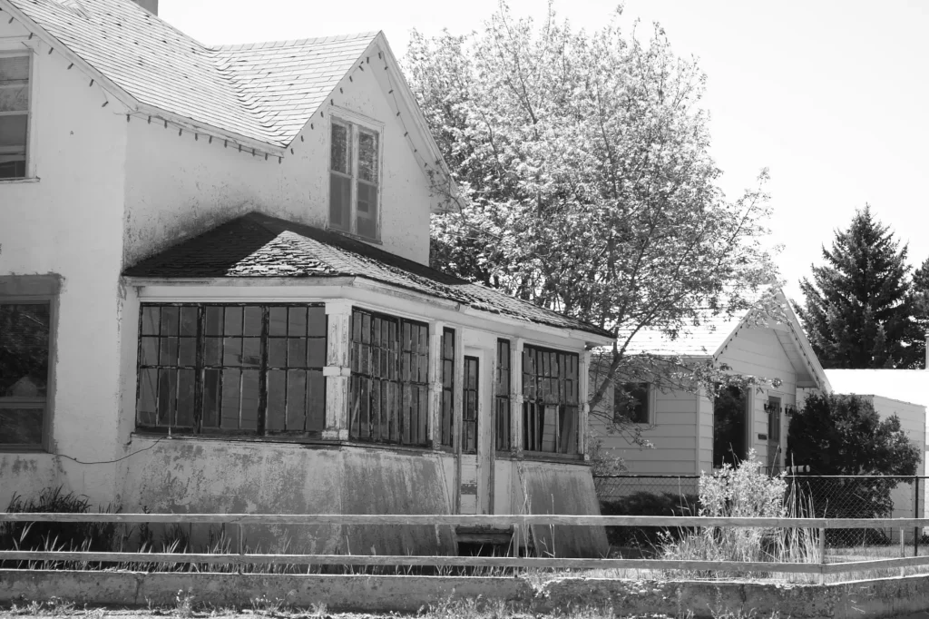 old home black and white