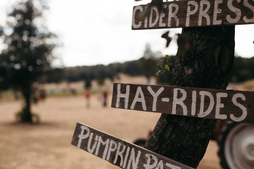 hay ride sign