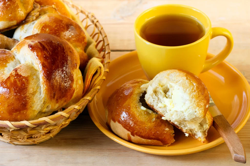 SLOW-COOKER HONEY WHOLE WHEAT ROLLS