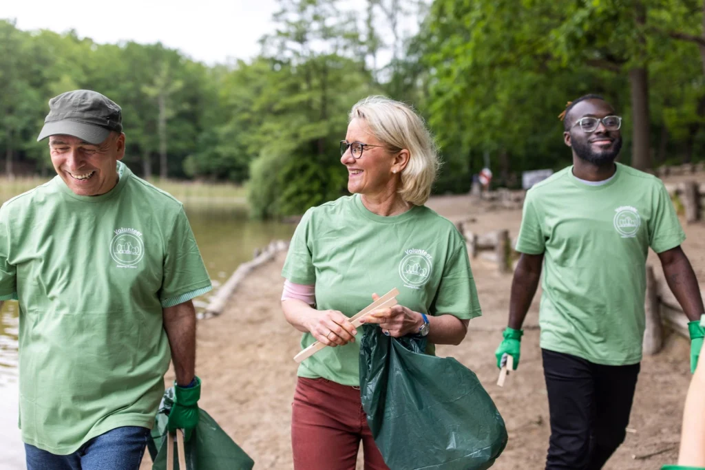 collecting trash with volunteers