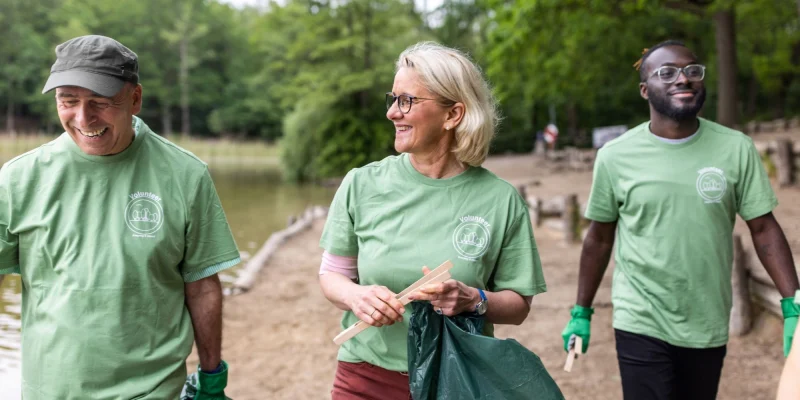 collecting trash with volunteers