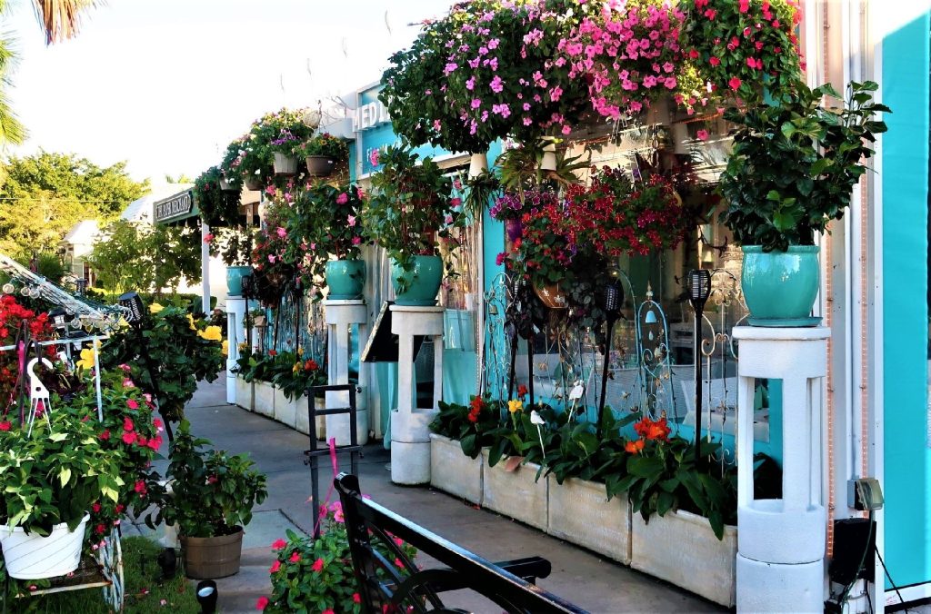  Shops and restaurants in Naples, Florida, exude the city's colorful charm. Photo courtesy of Victor Block.